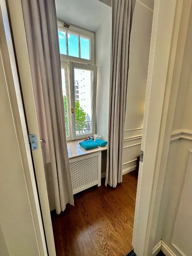 Apartament Decor Metro Wifi 300 Mbs 65Tv Netflix Hbo Warszawa 0*,  Polska